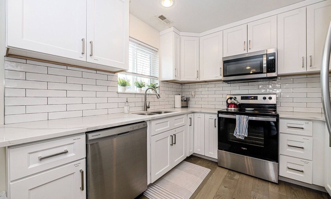 Hyrum Haus | Updated country home sleeps 8 firepit mountain view close to Hyrum Reservoir