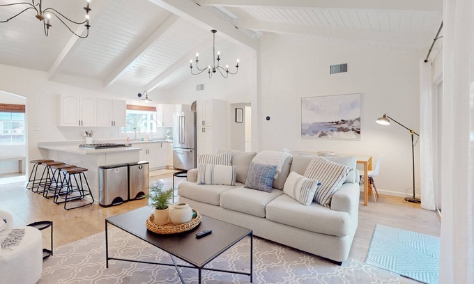 Tahoe Island Haus | Updated home with enclosed yard, deck, fireplace & grill - near lake & skiing