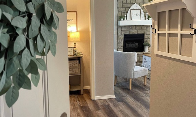 Branson West Eigentumswohnung | Aktualisiert Luxus-Wohnung mit Kamin in der Nähe von Branson Strip und Silver Dollar City