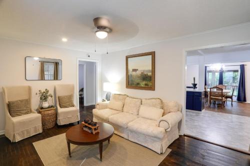 Greenwood Haus | Updated North Greenwood Cottage Less Than 1 Mi to Dtwn!