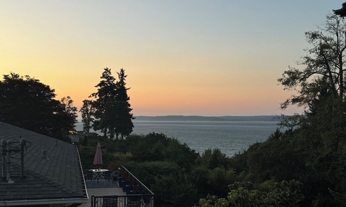 Boulevard Bluffs Haus | Obere Ebene mit Blick auf Boeing
