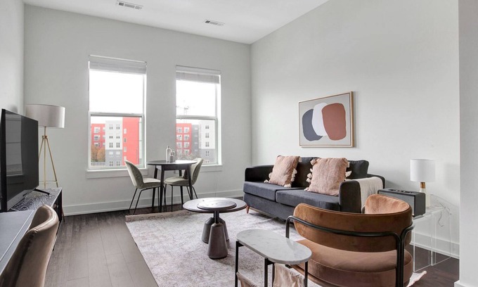 Cambridge Wohnung | Upscale 1B w/ W/D. Lots of amentities; Gym, Theatre, Pool. by Blueground