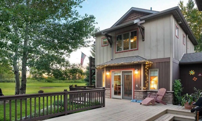 Bozeman Haus | Upscale 2BR Suite in Bozeman Big Sky Country, Pet & Kid Friendly, 5 Mins to Town