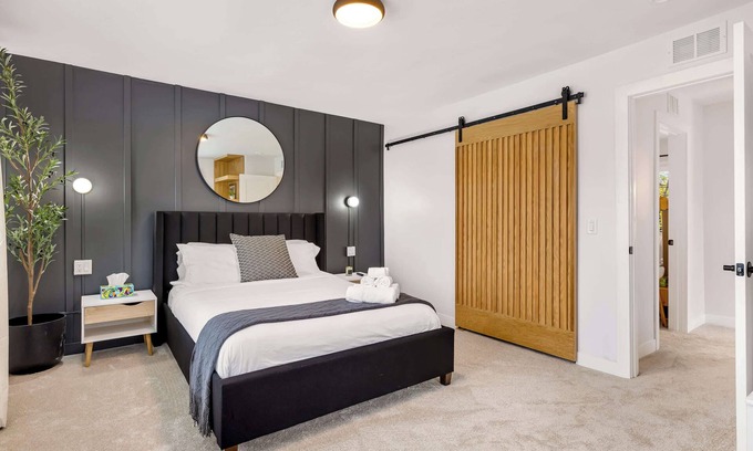 Dicken Haus | Upscale 3BR/2BA w/ Jacuzzi, Steps from Big House!