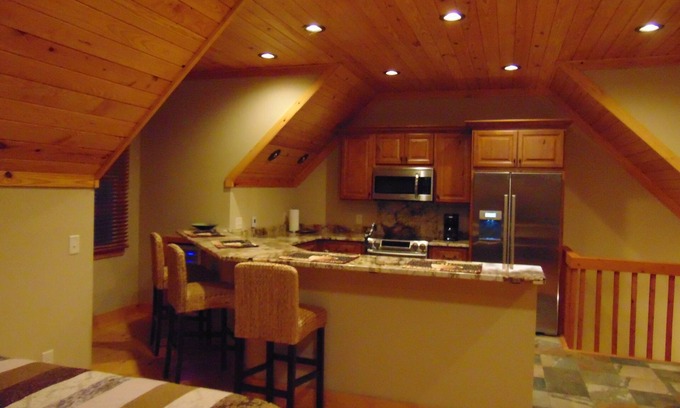 Lake Oconee Wohnung | Upscale Apt Verfügbar für kurze / lange Aufenthalte. Küche, Bad, Waschküche mit Generator