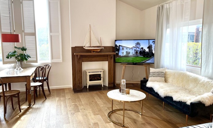 Laguna Haus | Upscale & Hip Home Downtown Two Bedroom