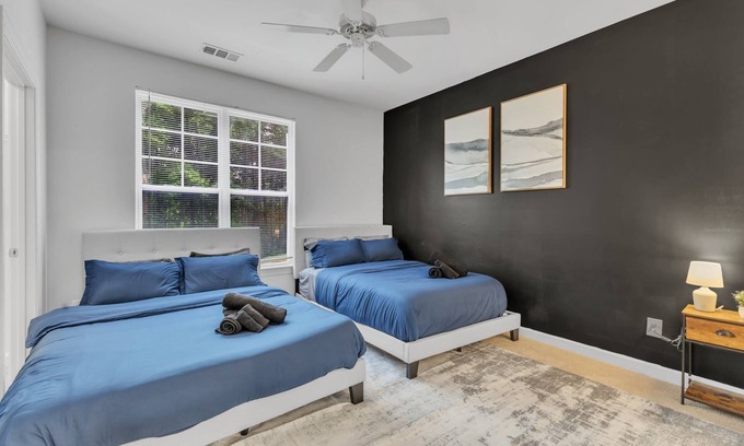 Southwest Raleigh Wohnung | Upscale King 2BR Suite Mins to Downtown Raleigh!