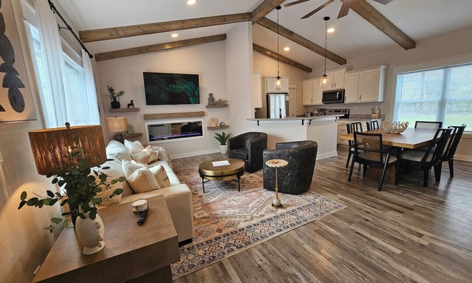 Middletown Haus | Upscale New Construction Ranch