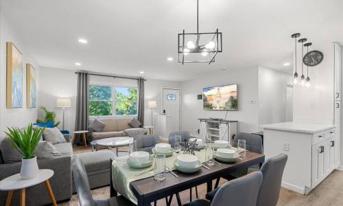 Jefferson Manor Wohnung | Upscale Old Town Views 3BD Lux