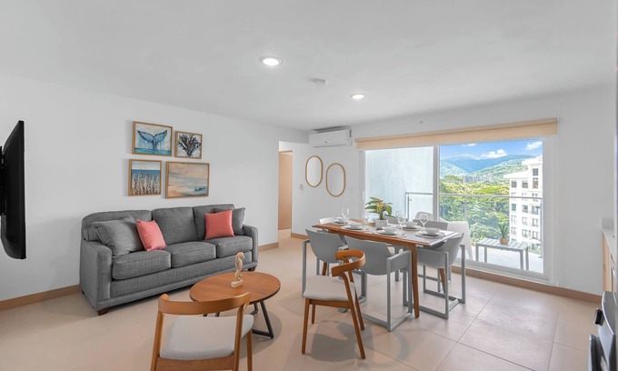 Barrio Santa Lucia Eigentumswohnung | Upstay Modern High Rise Condo—5 min to Jaco Beach