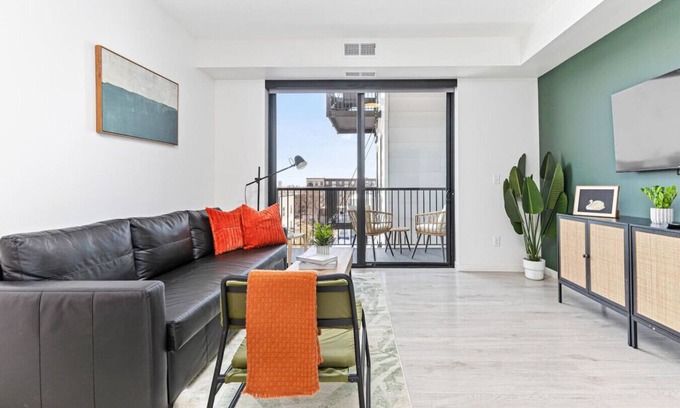 Uptown Wohnung | Uptown Apt | Near Lake Bde Mka, Downtown & Museums