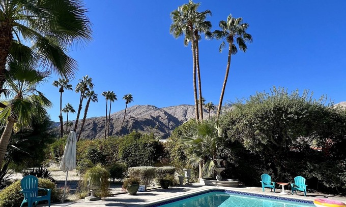 Old Las Palmas Haus | Uptown Design District Walking distance to Downtown Palm Springs!