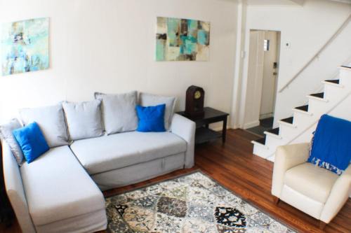 South Side Slopes Wohnung | Urban Oasis - 3BR 2BA - City View- Private Parking