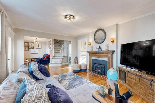 Newton Upper Falls Haus | Urban Oasis in Newton