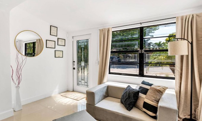 Dania Beach Haus | Urban Seaside