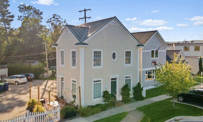 Traverse City Haus | Willkommen bei Urban Stay By The Bay, der VRBO, die dem Strand in der Innenstadt von TC am nächsten liegt