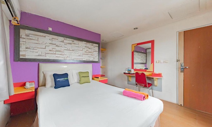 Ketapang Hotel | Urbanview Hotel Onyx Ketapang by RedDoorz