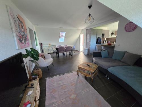 Schoemberg Wohnung | Urlaubsoase mit Panoramabalkon & Platz für 6 Personen