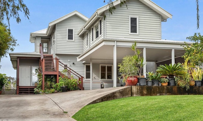 Urunga Wohnung | Urunga Magic - Spacious 3-bedroom home with elevated views to catch the summer breez