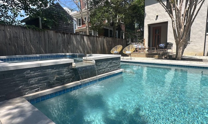 Murray Hill Haus | USNA Getaway: Heated Pool, Hot Tub, Indoor Grill!