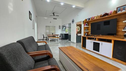 Udumbanchola Wohnung | Uthuppan's first floor 2brm