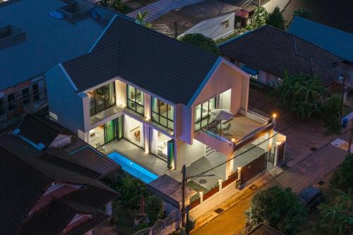 Bang Tao Haus | V226 4BR Pool Villa Near Laguna, Golf & Beaches