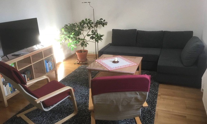 Ziethen Wohnung | Ferienwohnung mit Blick auf einen historischen Senkgarten.