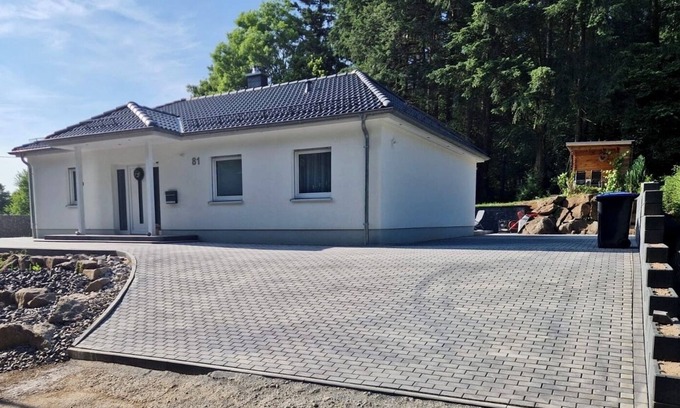 Hohenfels-Essingen Haus | Ferienhaus Waldblick in der wunderschönen Vulkaneifel nahe Gerolstein am Wald!