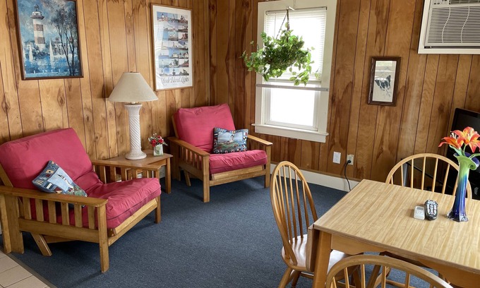 Misquamicut Wohnung | Vacation Rental in the heart of Misquamicut Beach