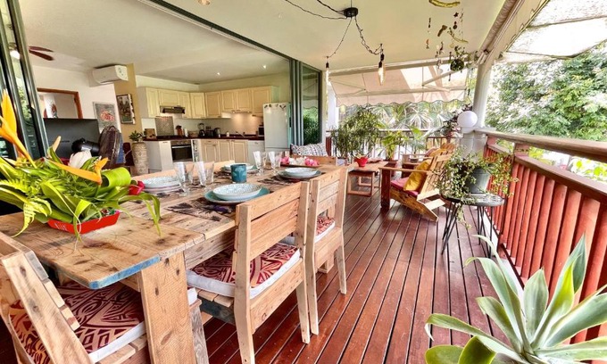 Punaauia Haus | Vaiava Beach Carlton- Tahiti - beachfront luxury residence & pool - 4 pers