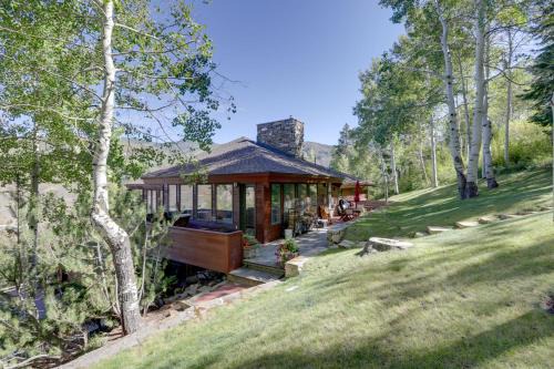 Eagle-Vail Haus | Vail Treehouse and Hot Tub, Sauna and Mtn Views