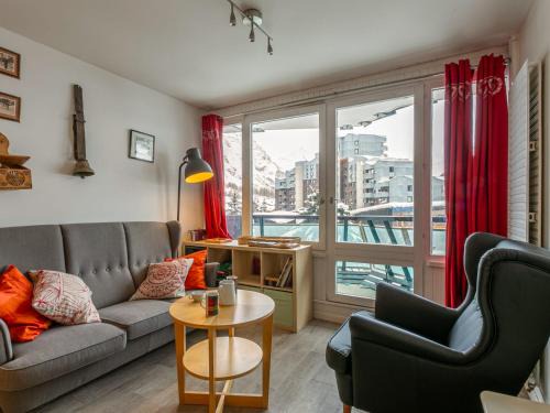 Val-d'Isere Wohnung | Val d'Isère - La Daille : Appartement 3 pièces cabine, 6 pers, skis aux pieds, balcon, parking inclus - FR-1-694-342