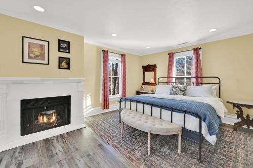 Huntsville Bed & Breakfast | Valley House B and B Valley Suite