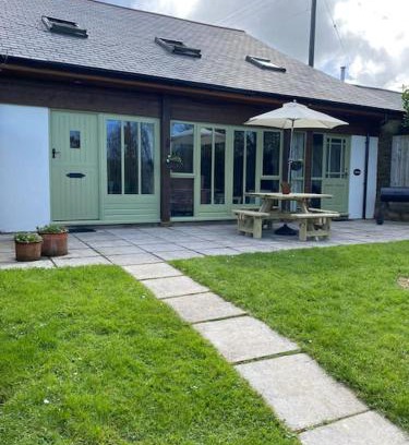 Hele Haus | Valley View at Hewish Mill