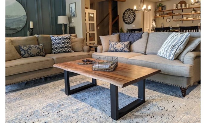 Glenwood Springs Haus | Valley View Hideout is Colorado's rustic elegance.
