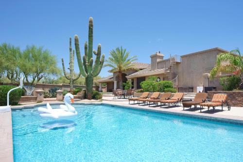 Happy Valley Ranch Haus | Valley View Villa - Resort Style Backyard - Heated Pool