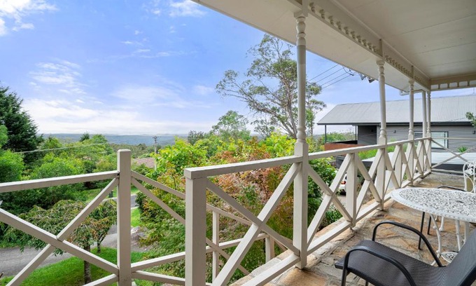 Wentworth Falls Haus | VALLEY VIEWS ESCAPE / WENTWORTH FALLS