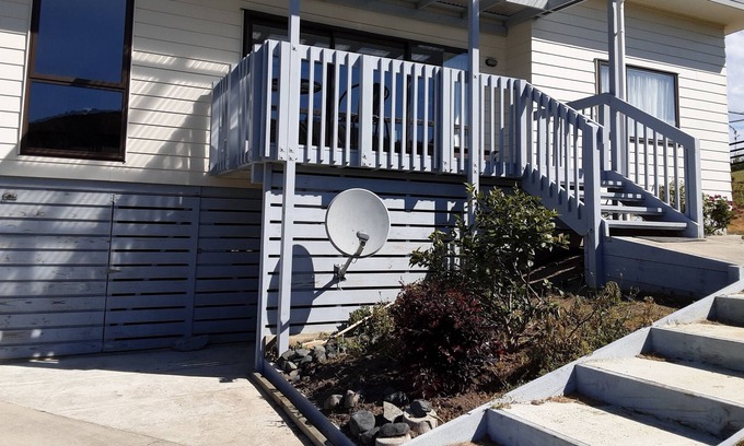 Taupo Bay Haus | Valley Views in Taupo Bay