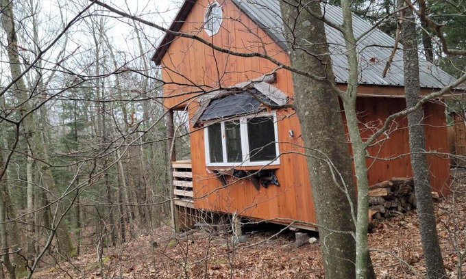 Hope Haus | Vana Kuti-cabin in the woods