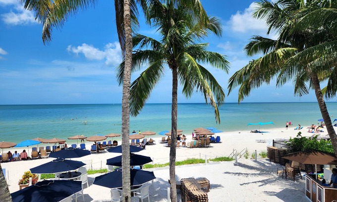 Vanderbilt Beach Hotel | Vanderbilt Beach Resort