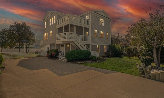 Sandbridge Haus | VB Paradise / Private Pool, Hot Tub