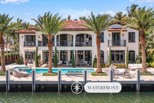 Nurmi Isles Villa | Venice of America Heated Pool Canal View Access Mimosa Key VlLLAS