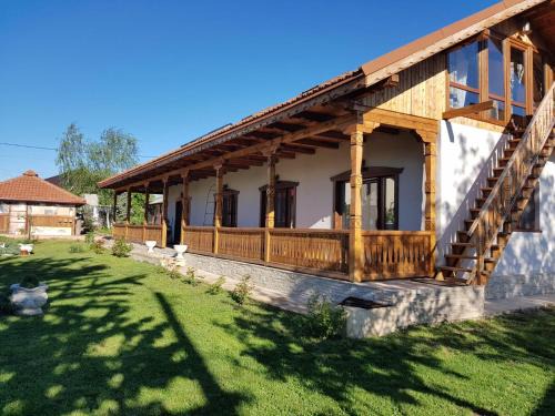 Somova Haus | Verada Tour Guest House