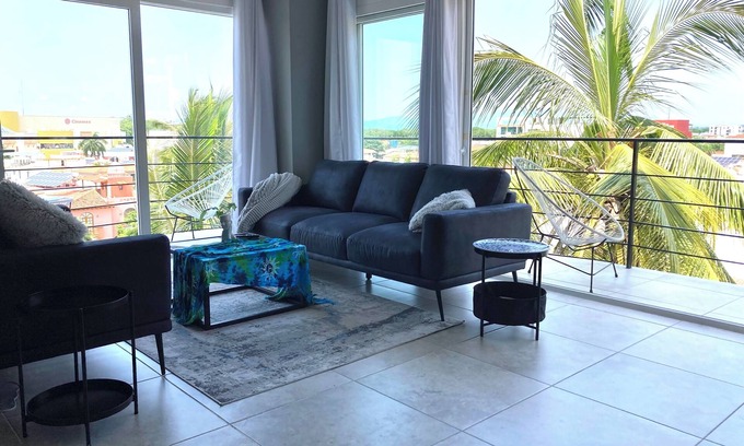 Diaz Ordaz Eigentumswohnung | Versalles Fab New Modern Spacious Condo, Veiws, Walk to the Beach, Rooftop Pool