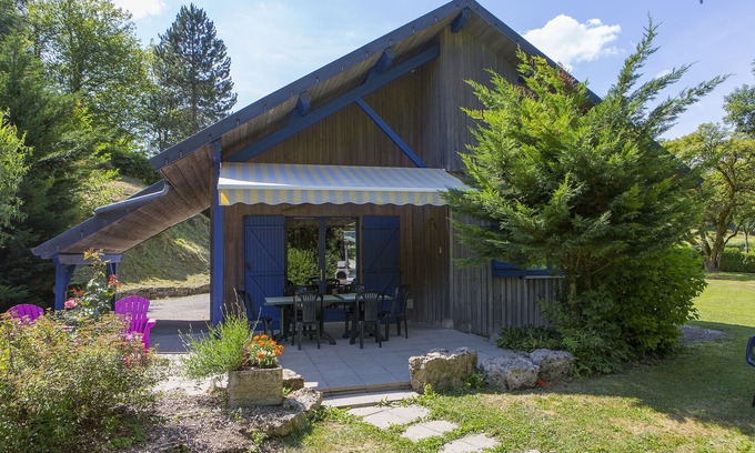 Nans-sous-Sainte-Anne Skihütte | Sehr schönes 3* Chalet am Flussufer, ruhig im Grünen gelegen