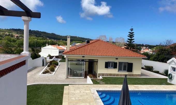 Banzao Villa | Ganz in der Nähe der Küste von Colares, privates Schwimmbad für 9 Personen
