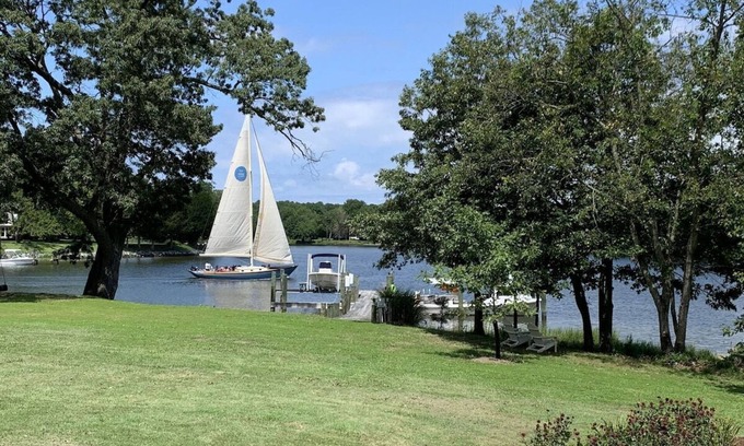 St. Michaels Hütte | Lovely Cottage in St.Michael’s.Dock 7‘ Depth,Pet Friendly. A VIP Vacation Rental