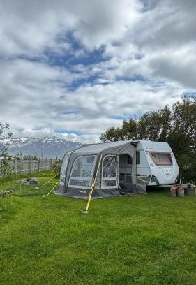 Hauganes Sonstige | Viðarholt Base Camp