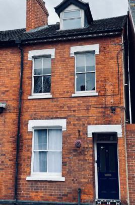 Newent Haus | Victorian red-brick home in picturesque market town