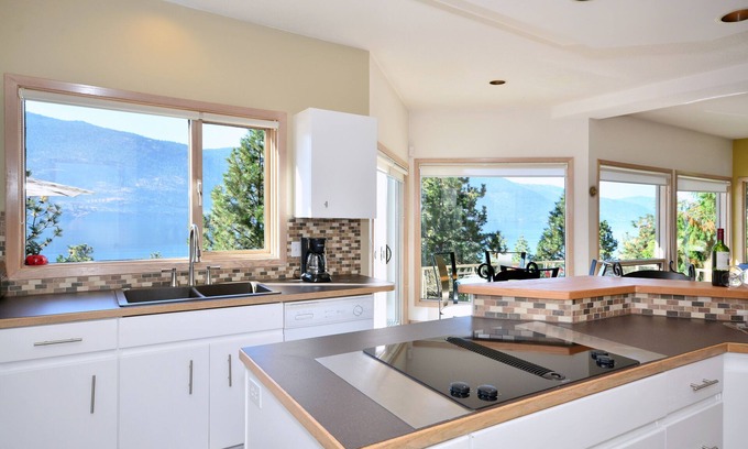 Central Okanagan Haus | Ansicht Haus in der Nähe von Okanagan Lake / 19.-27. August geöffnet !!! Buchen Sie jetzt!!!